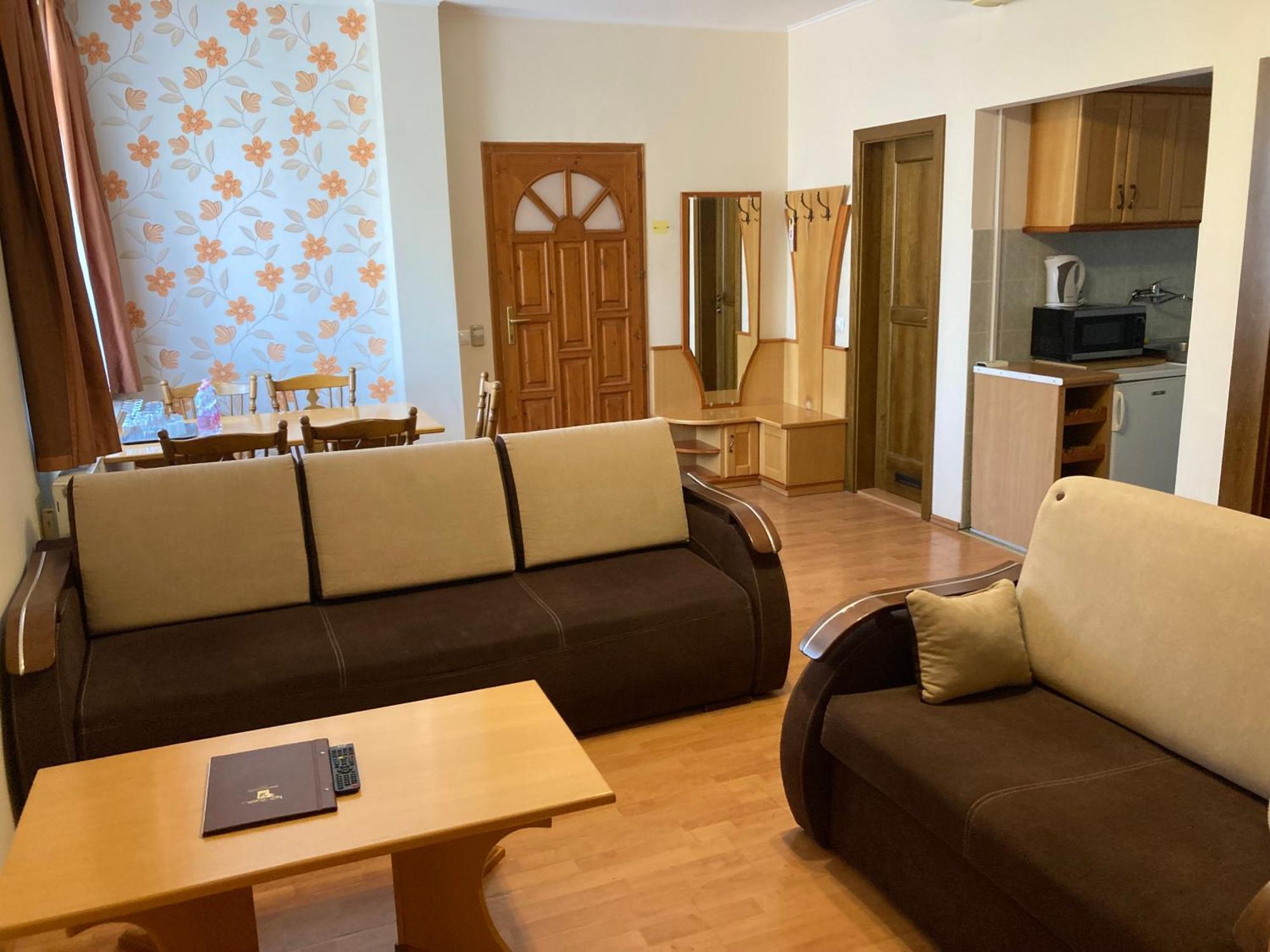 Het Vezer Apartmanhotel โคมารม ห้อง รูปภาพ