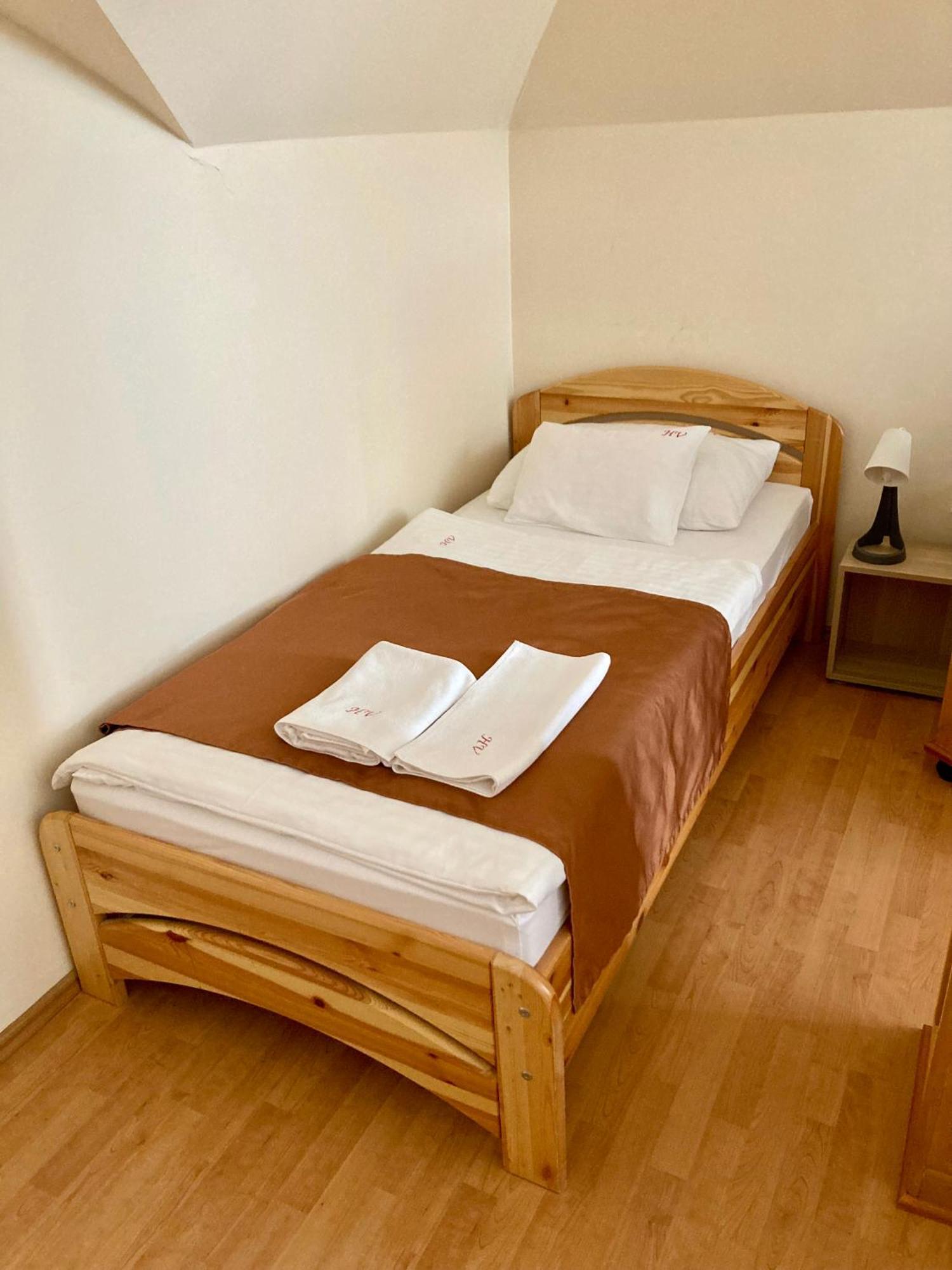 Het Vezer Apartmanhotel โคมารม ห้อง รูปภาพ